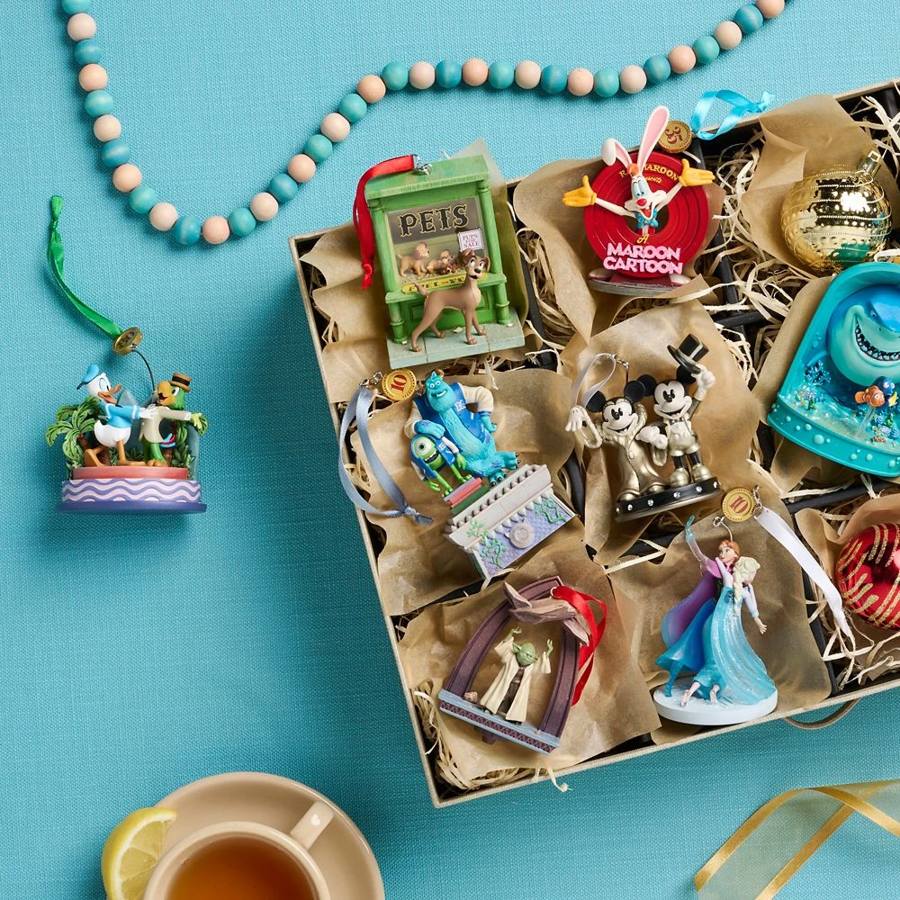 Disney Who Framed Roger Rabbit Legacy Sketchbook Ornament – 35th Anniversary – Limited Release 4 Disney Who Framed Roger Rabbit Legacy Sketchbook Ornament – 35th Anniversary – Limited Release - Image 2